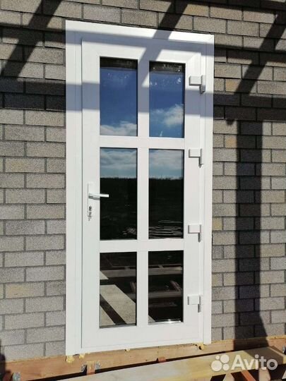 Дверь пластиковая