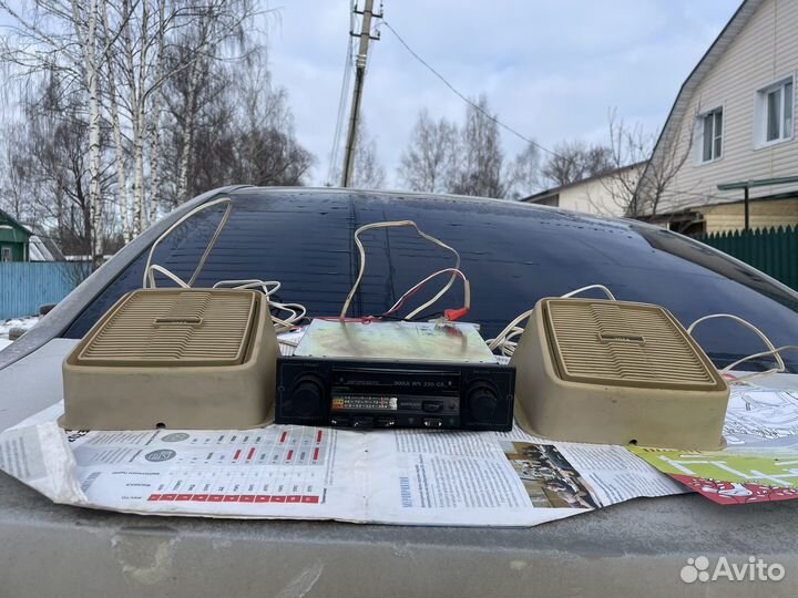 Кассетная автомагнитола ретро