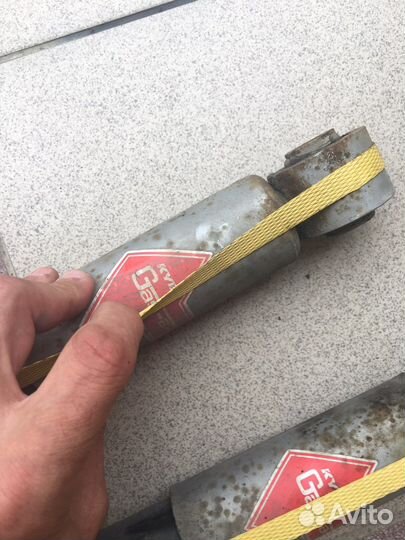 Задний амортизатор