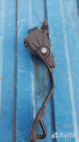 Nissan Almera N16 педаль газа бу