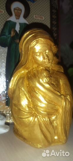 Дева Мария с младенцем Иисусом