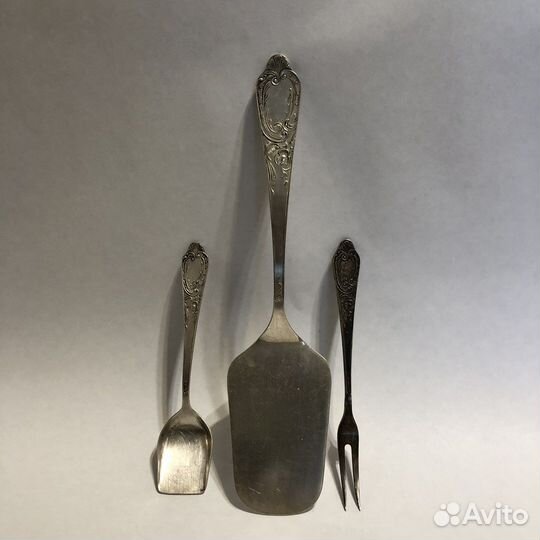 Серебряные столовые приборы