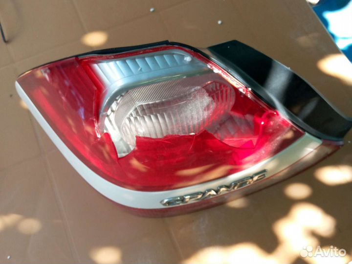 Фара задняя левая (разбитая) на Тайоту марк 2,110