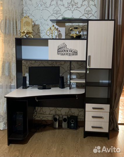 Компьютерный стол