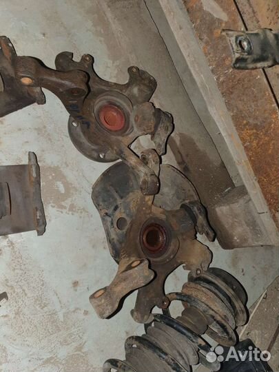 Кулак ступица на гольф 3