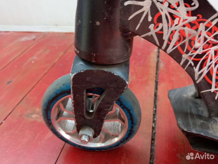 Трюковой самокат