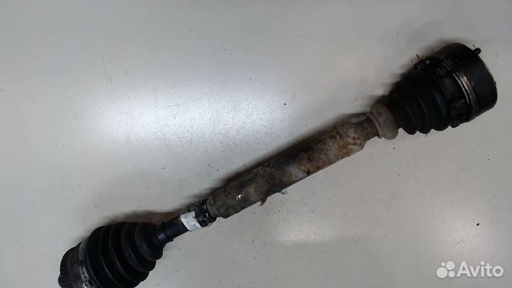 Полуось левая передняя Volkswagen Passat 5