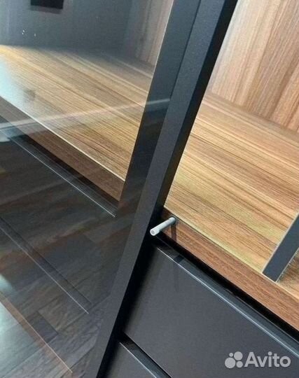 Шкаф с встроенной гладильной доской