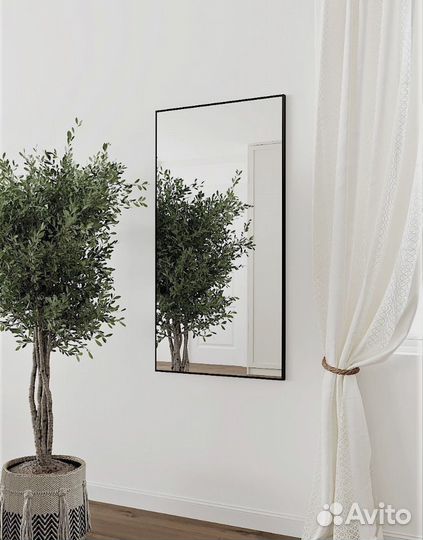 Зеркало в рамке