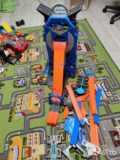 Hot Wheels гараж с дополнительной трассой