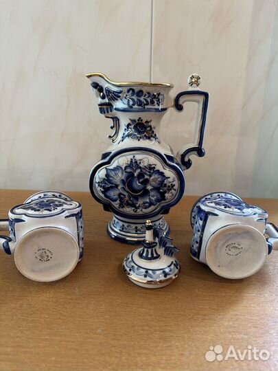 Кувшин и две чашки Гжель