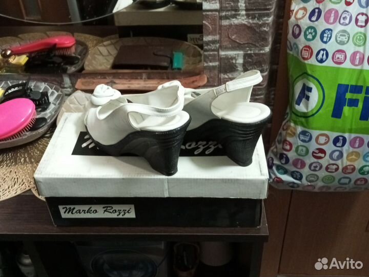 Новые босоножки 35 размер натуральная кожа