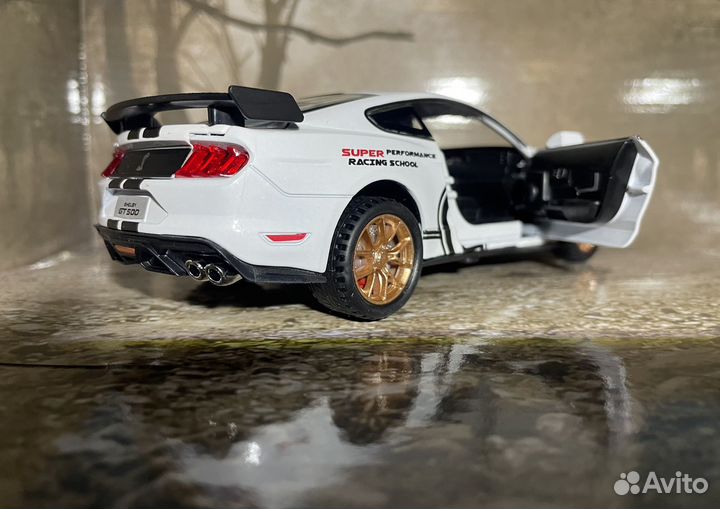 Моделька Ford Mustang GT 500 shelby