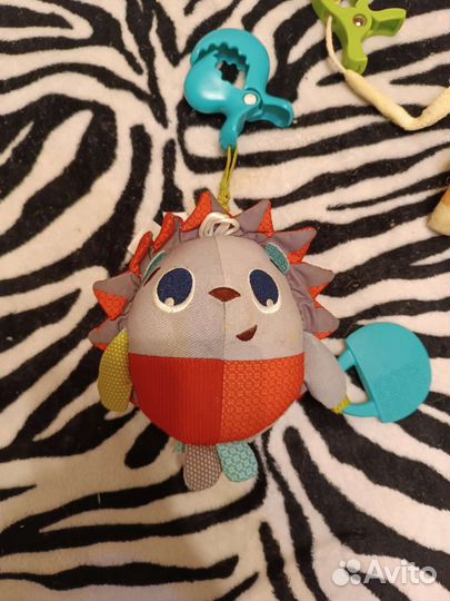 Игрушки на коляску,кроватку