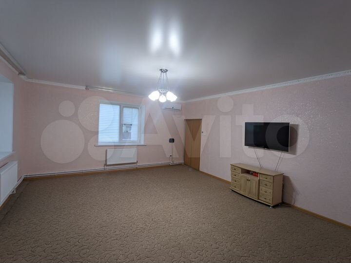 Дом 280 м² на участке 3,5 сот.