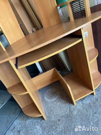 Компьютерный стол