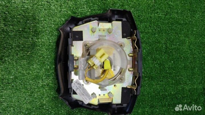 Подушка безопасности в руль (airbag) Mazda Demio