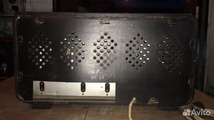 Радиоприёмник сетевой ламповый Punane-RET VV-661