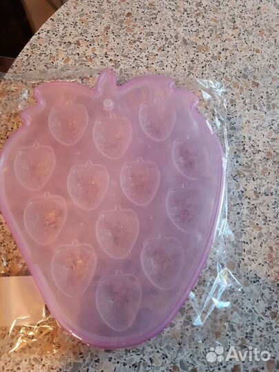 Форма для льда клубничка