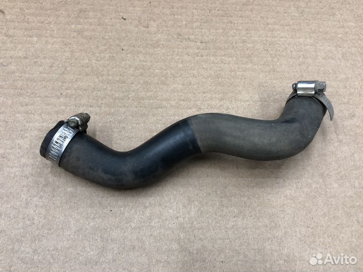 Патрубок системы охлаждения Mercedes W208