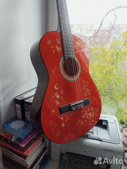 Акустическая гитара, нейлоновые струны