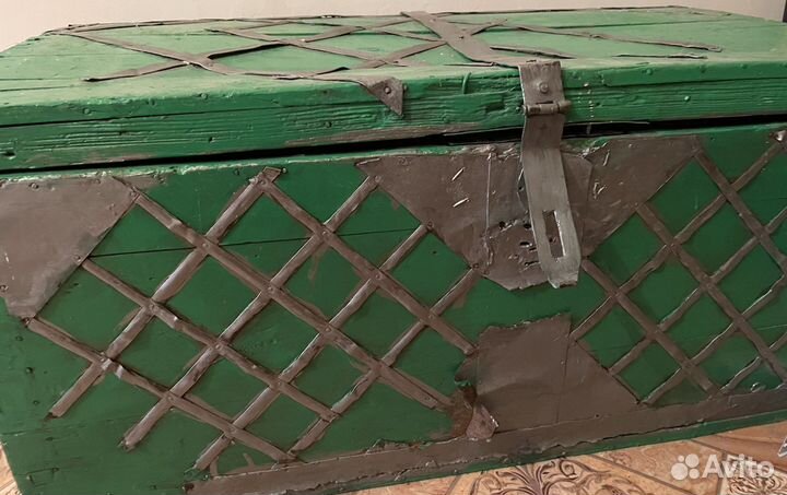 Сундук деревянный старинный