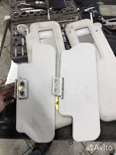 Козырек солнцезащитный Toyota Land Cruiser 200