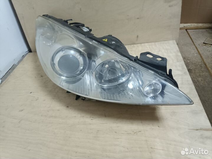 Фара ксенон Peugeot 308