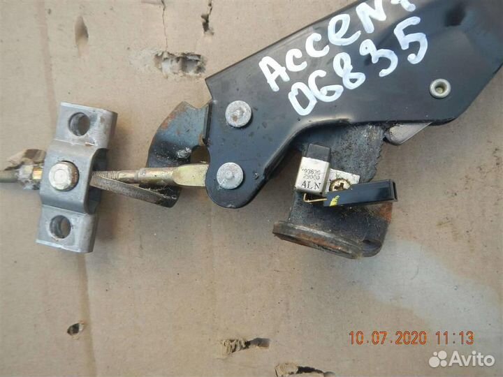 Рычаг стояночного тормоза Hyundai Accent II (+таг