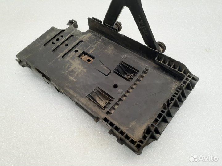 Площадка под аккумулятор Ford Mondeo 4 1.6 TI kgba