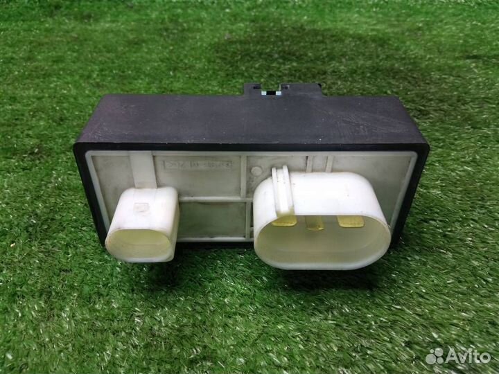 Блок управления вентилятором Skoda Fabia 2 (2007