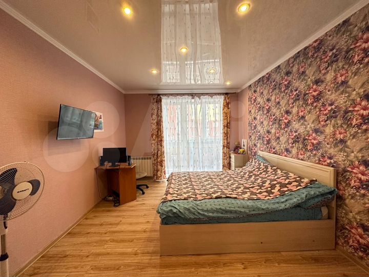 3-к. квартира, 100 м², 2/9 эт.