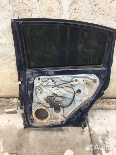 Фольксваген Пассат Б5+ Задняя правая дверь