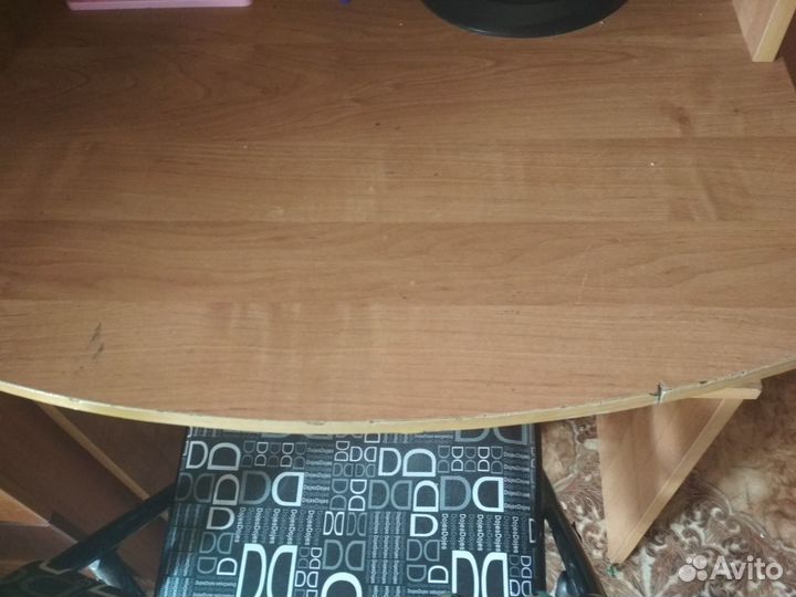 Письменный стол