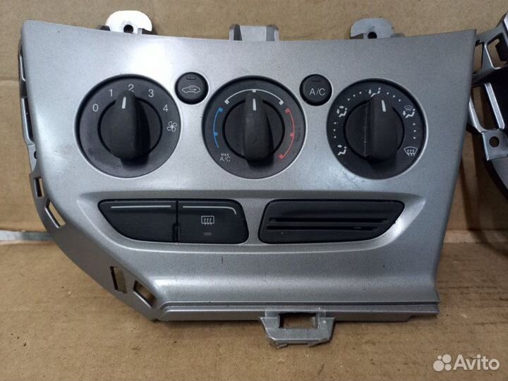 Блок управления климат-контролем Ford Focus 3