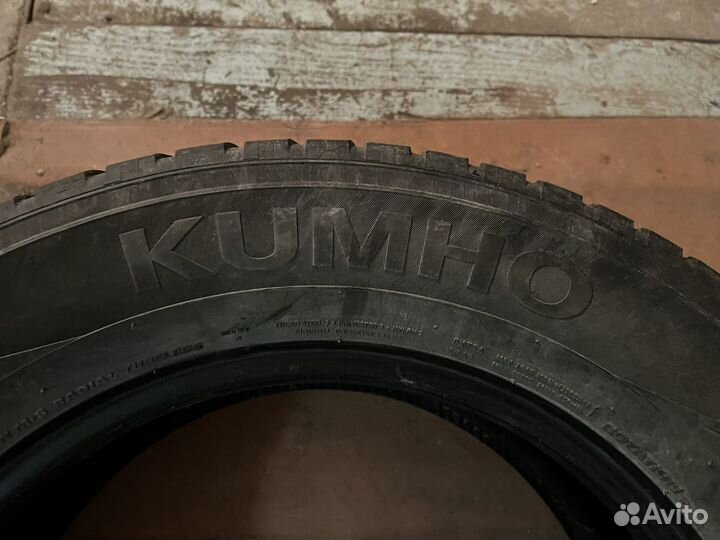 Kumho WinterCraft Ice WI31 235/65 R17 108T