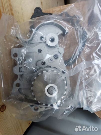 Помпа renault 8кл, 16кл