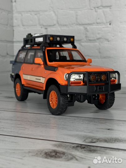 Toyota land cruiser 80 1/24