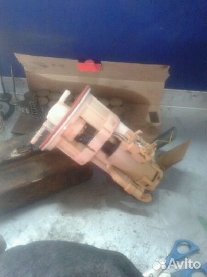 Бак на кио рио и бензонасос на него