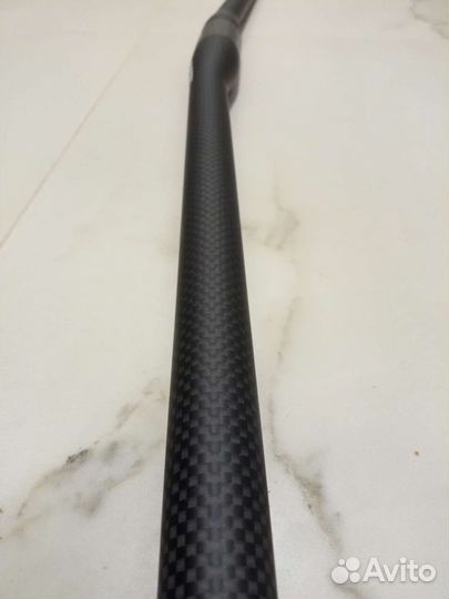 Руль карбоновый 700 мм