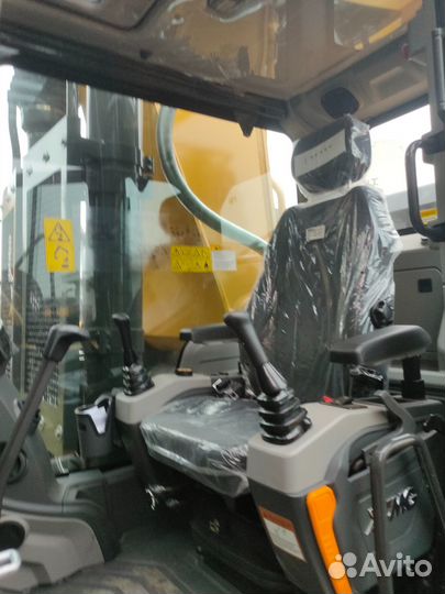 Гусеничный экскаватор XCMG XE690DK, 2023