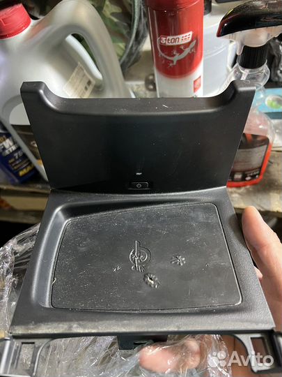 Без проводная зарядка на камри 55