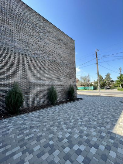 Офисы, аптеки, одежда, 42 м2-1 эт и 750 м² 2 эт