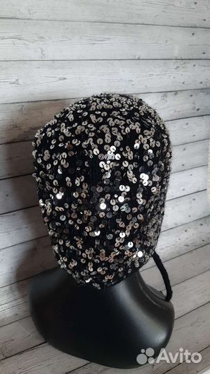 Чепчик с пайетками 