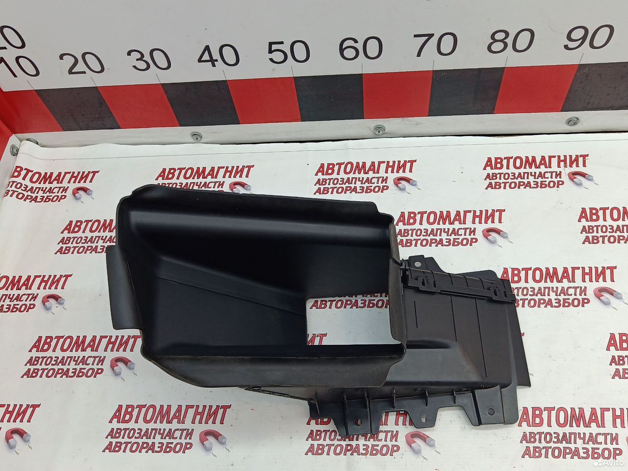 Дефлектор интеркулера левый Lixiang L7