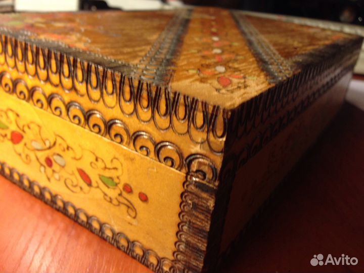 Шкатулка деревянная