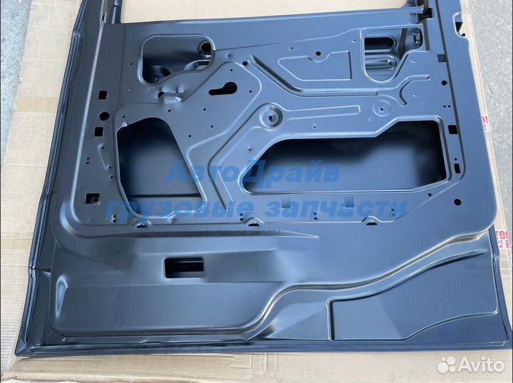 Дверь правая Мерседес Актроc мп1 мегаспейс