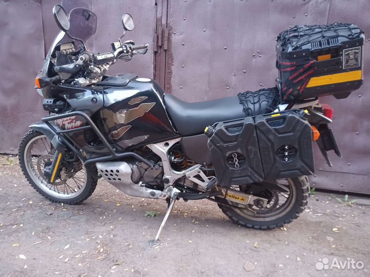 Honda africa twin XRW750