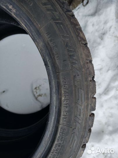 Nitto Therma Spike 225/45 R17 91T