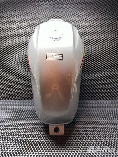 Топливный бак для мотоцикла Yamaha YBR 125 серый